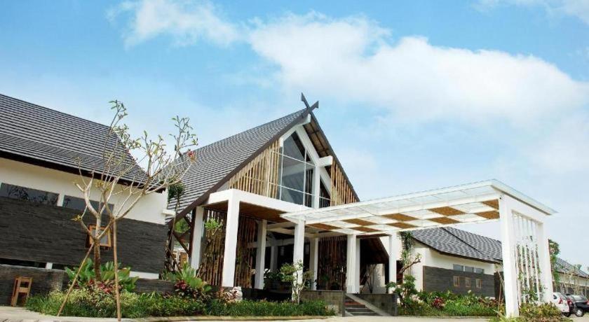 Rumah Kito Resort Hotel Jambi By Waringin Hospitality Exteriör bild