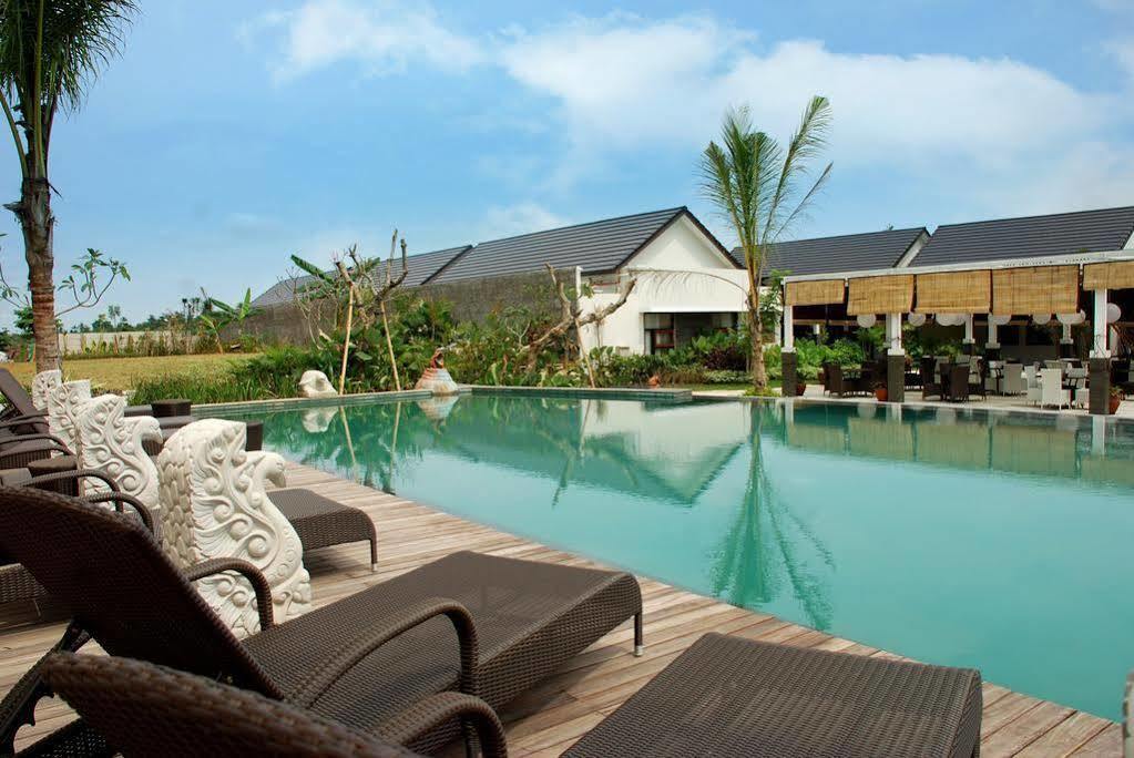 Rumah Kito Resort Hotel Jambi By Waringin Hospitality Exteriör bild