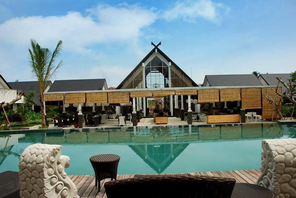 Rumah Kito Resort Hotel Jambi By Waringin Hospitality Exteriör bild